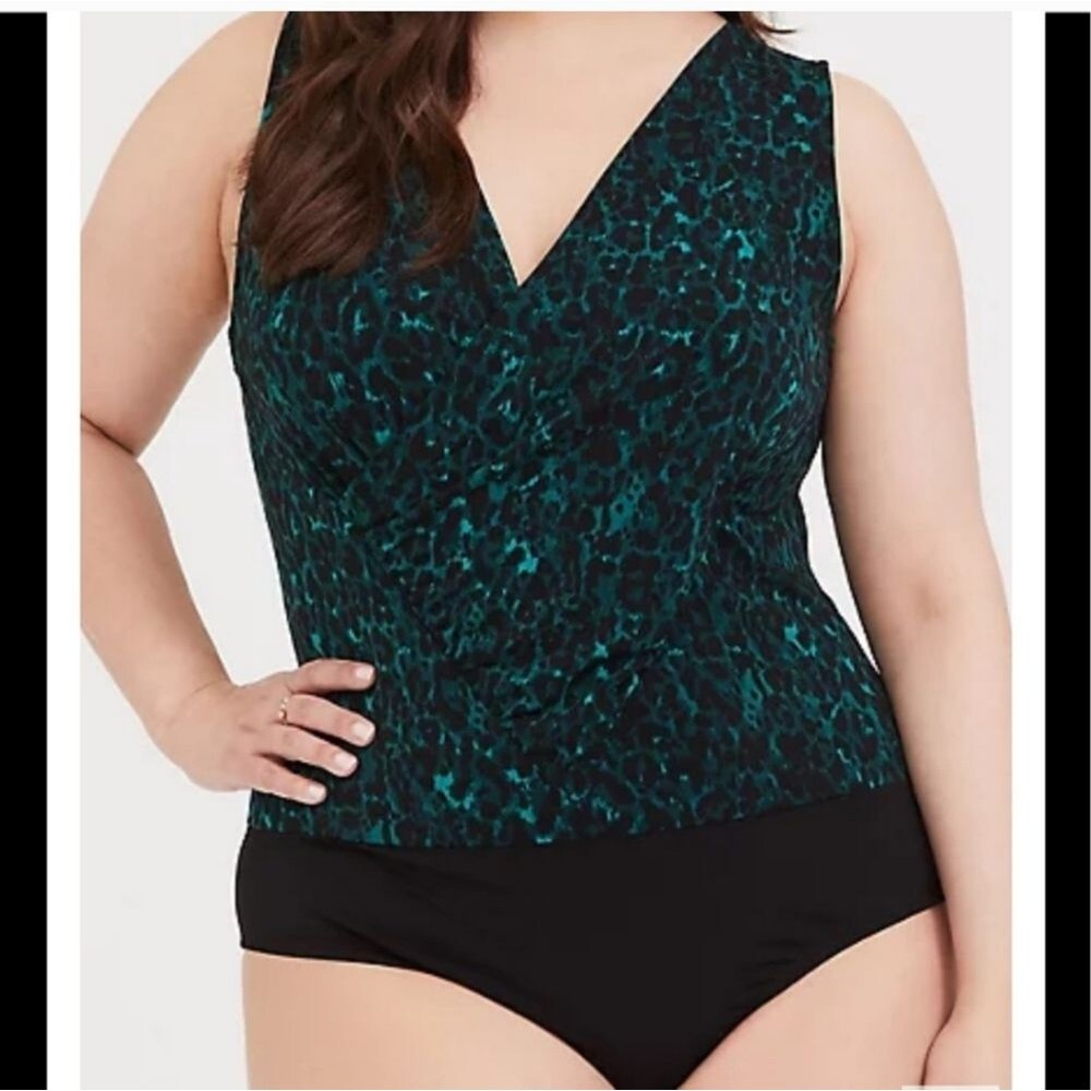 Torrid Emerald Green Leopard Studio Knit Surplice Bodysuit 5X